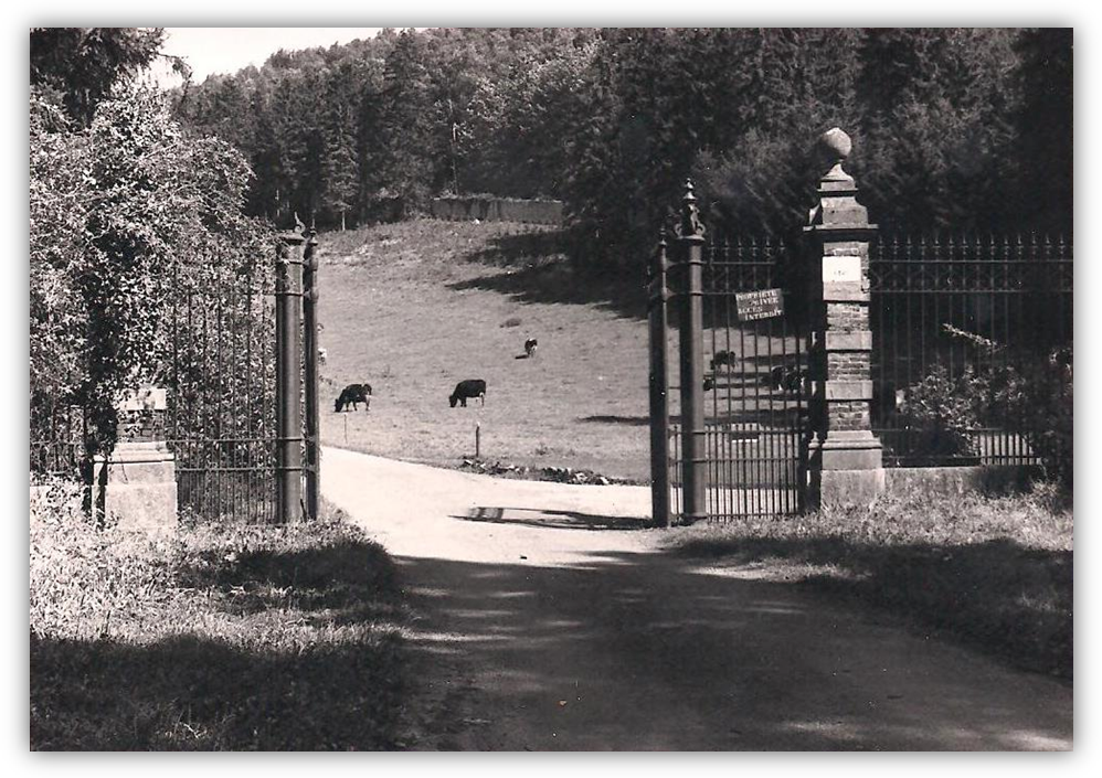 Entrée principale du parc de Presles